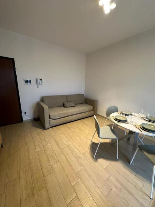 Bam House - Milano Romolo Apartment ภายนอก รูปภาพ